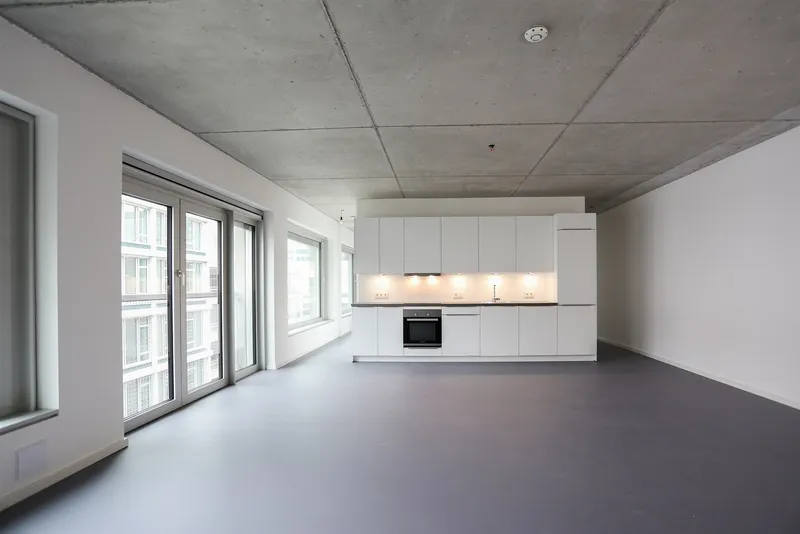 Große 3-Zi.-Wohnung zum Leben und Arbeiten - zentral gelegen, hell und ideal ausgestattet — photo 1